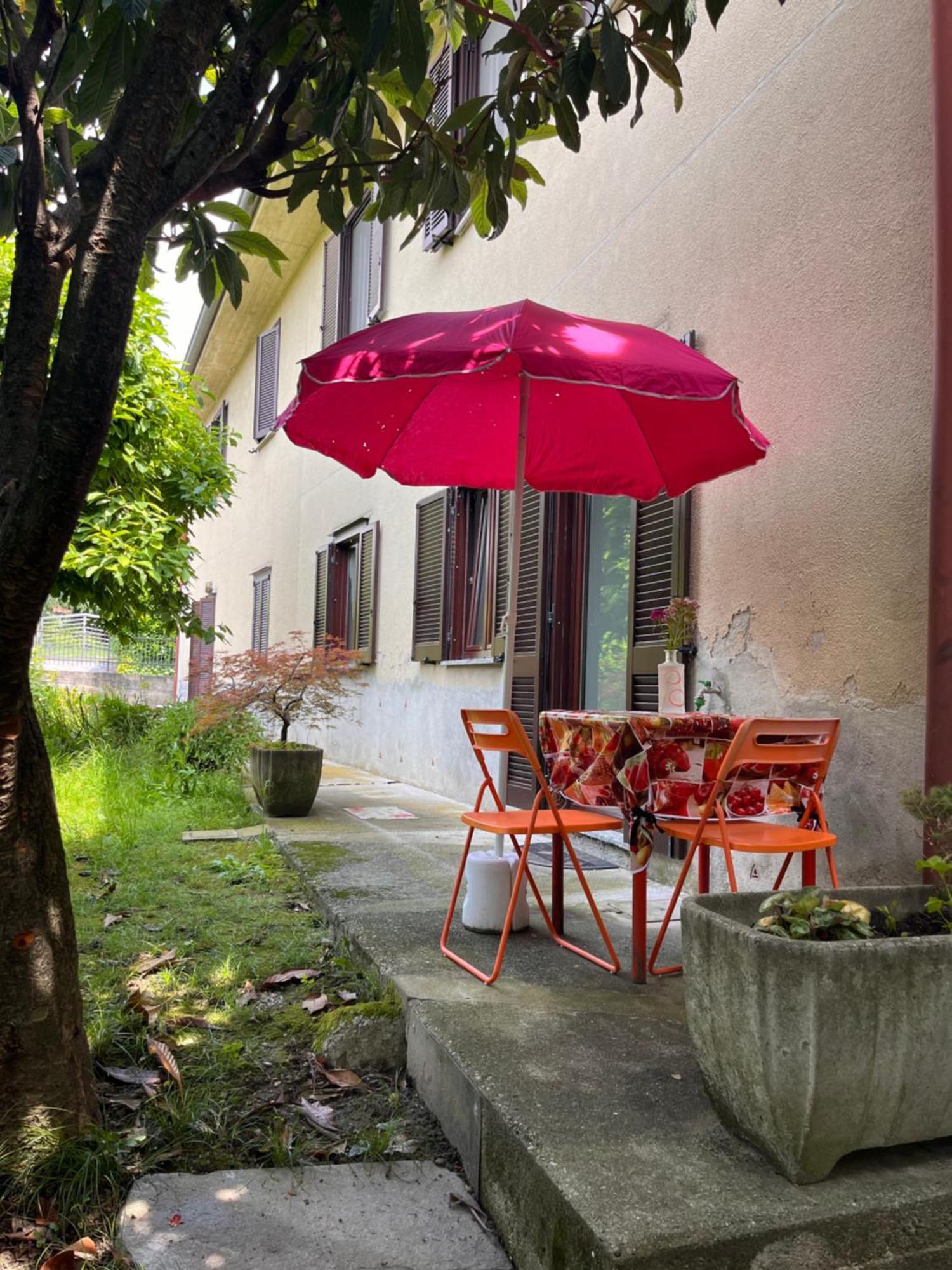 Il Cortile Como Single & Double Room In Apartment No Hotel Exterior photo