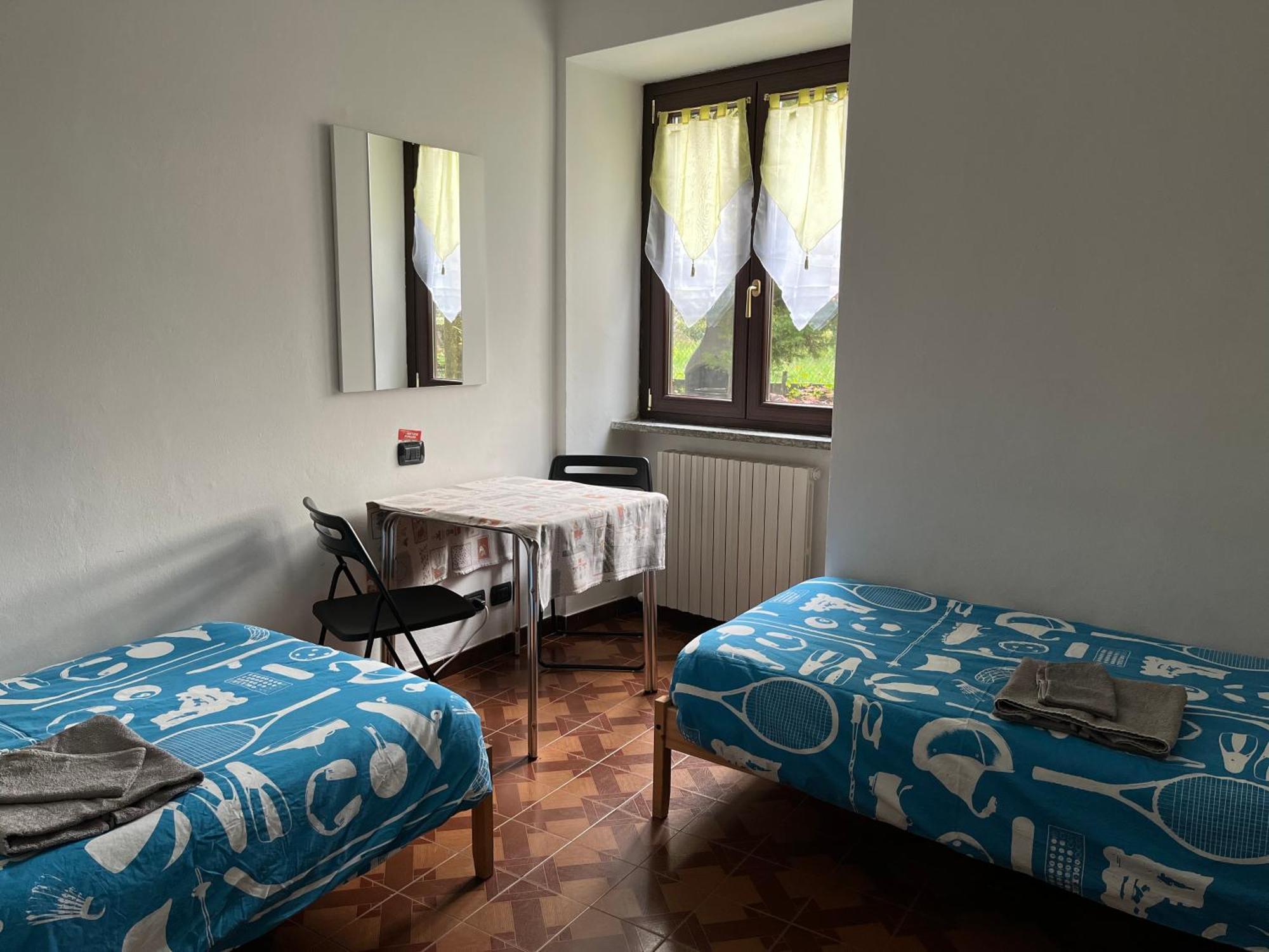 Il Cortile Como Single & Double Room In Apartment No Hotel Exterior photo
